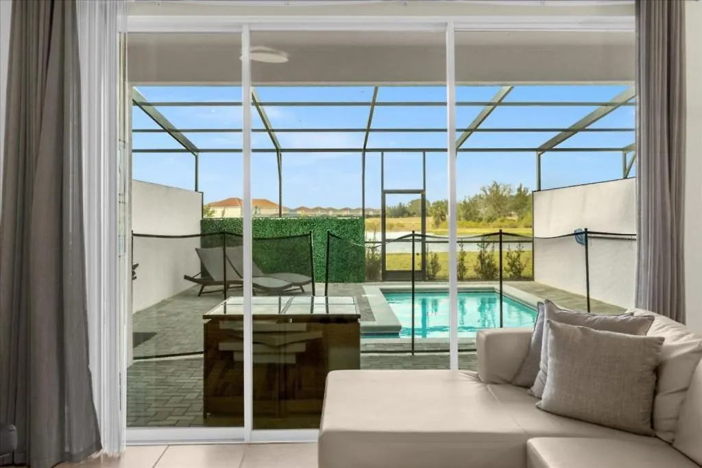 5 Bedroom- 4 Bathroom Solterra 7561 Os Davenport